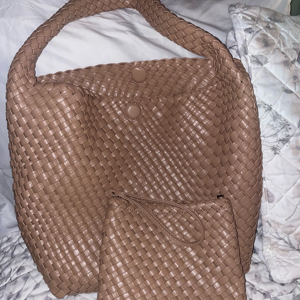 Elegant Tan Woven Tote Bag Set